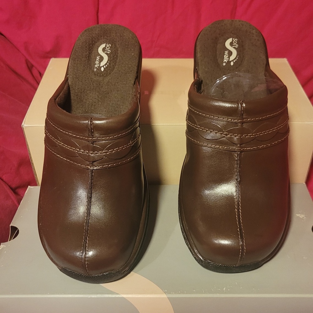 SoftWalk Abby Slip-on Clogs NEW!  Never Worn! Sz 7 W